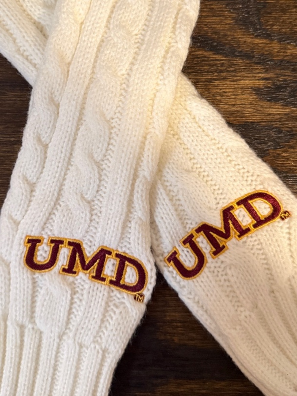 Like New University of Minnesota Duluth Cable Knit Arm Warmers